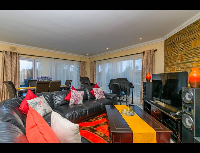 4 BEDROOM HOUSE FOR SALE IN WESTVILLE
